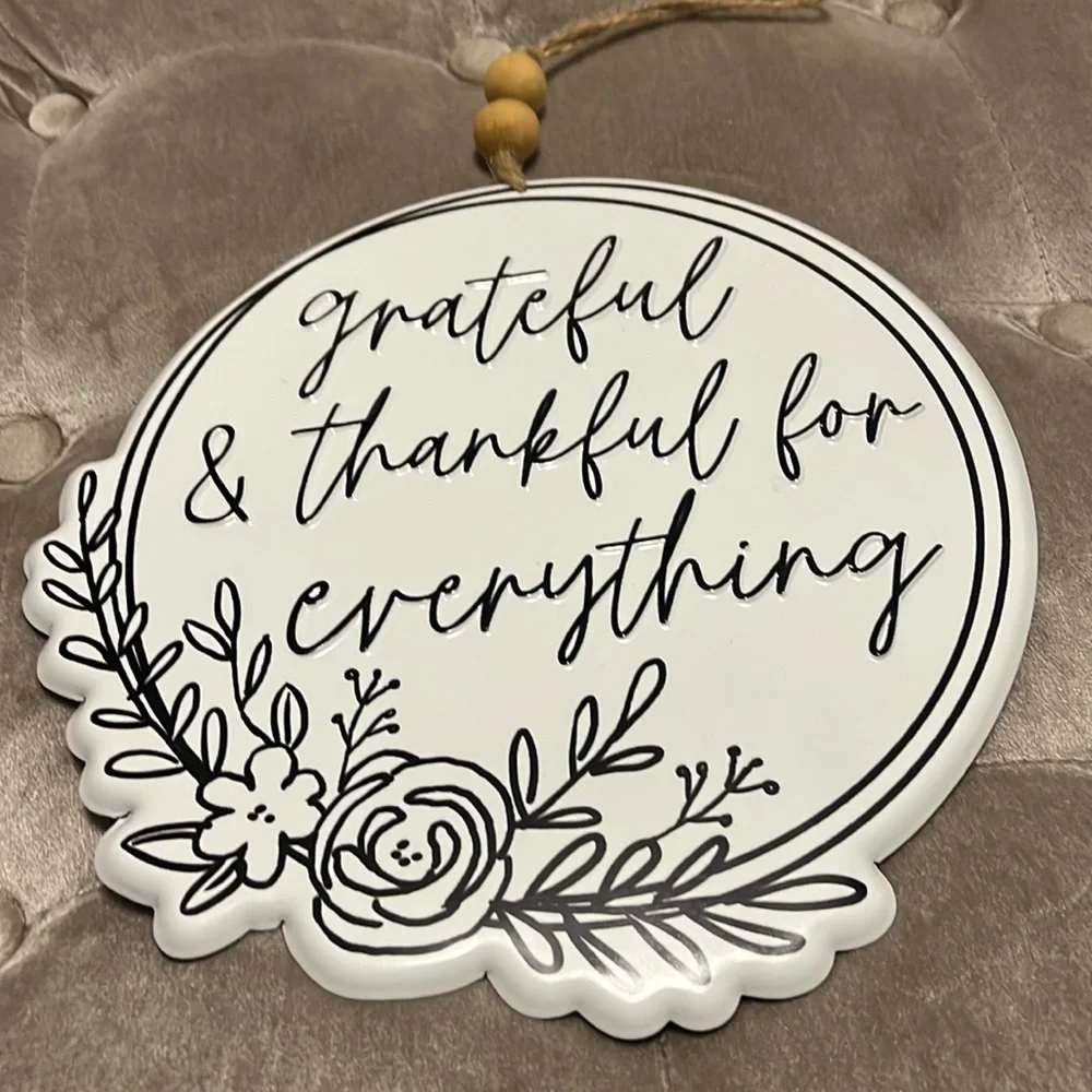 White metal wall art, black lettering, new, Grateful & thankful for everything